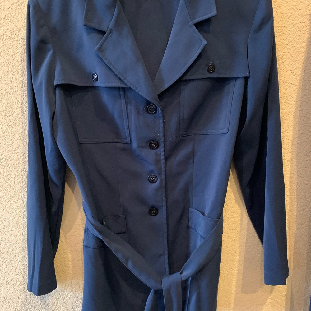 Dress Barn Vintage Navy Blue suit. EUC. Size 12. - Picture 4 of 10
